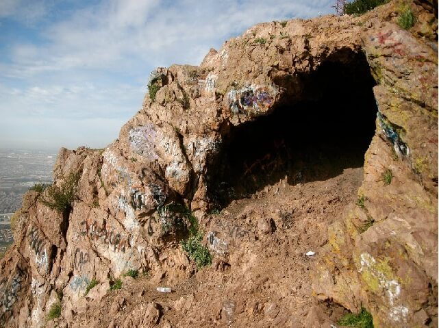 La cueva colorada